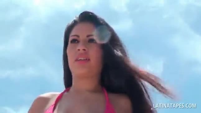 Sex bomb latina shows hot assets in sexy swim suit
